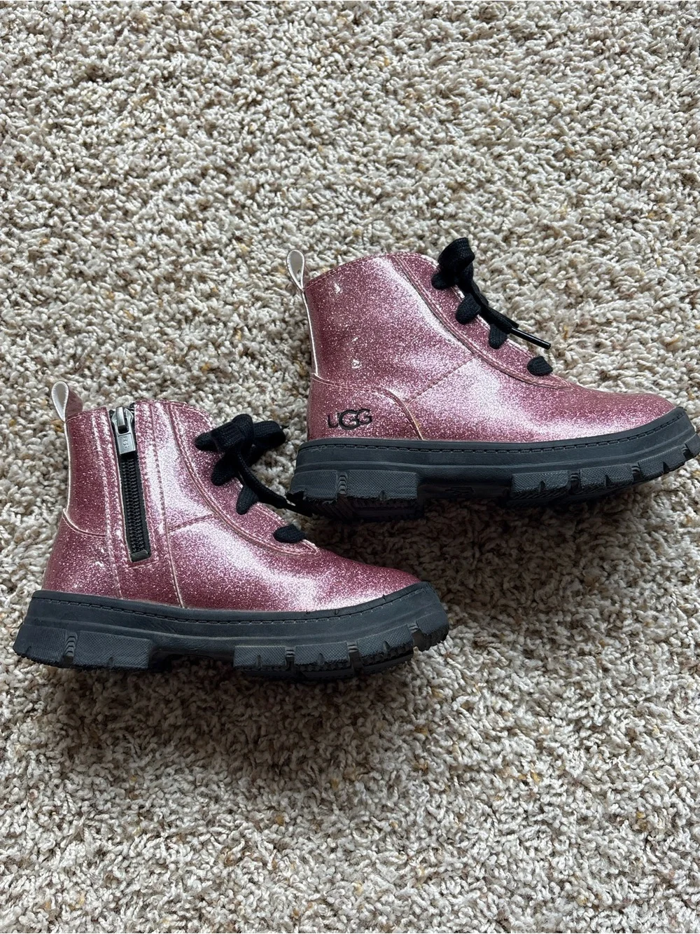 UGG Ashton Lace  pink Glitter Ankle Boot